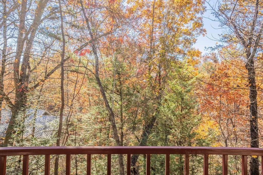 Sasquatch Lodge E Sleeps 13 Gatlinburg Exterior foto